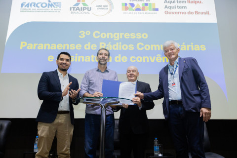 Itaipu firma parceria com Rádios Comunitárias do Paraná.